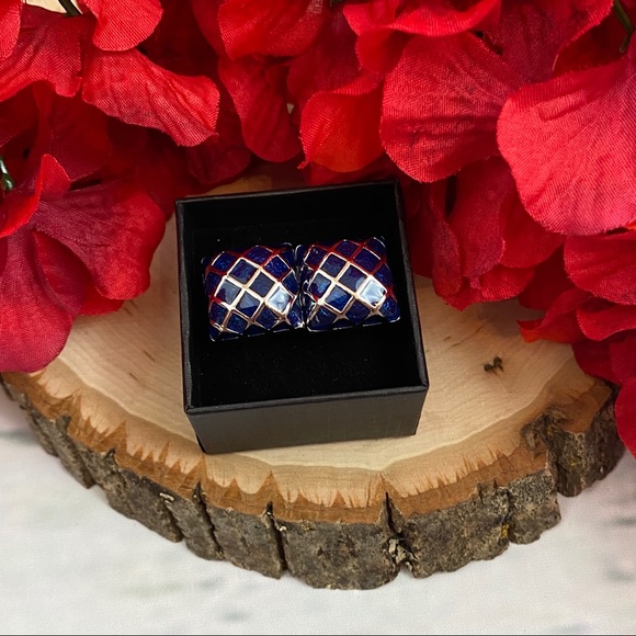 Silver and Blue Glass Crosshatch Moroccan Mosaic Cufflinks - Picture 14 of 16